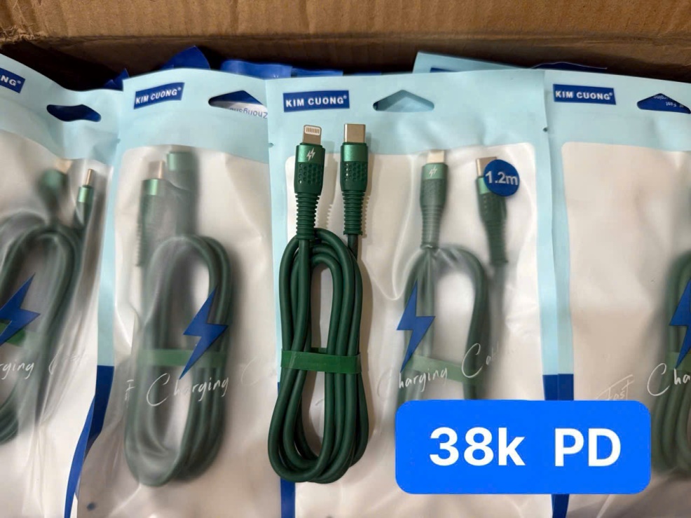 cap-kim-cuong-type-c-ra-lightning-20w-sac-nhanh-1-2m